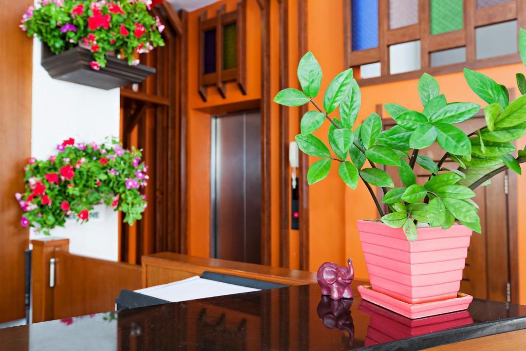 Garden Phuket Hotel Patong Exterior foto